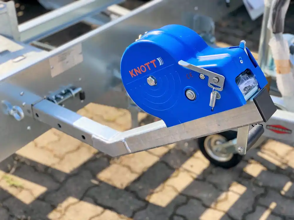Abverkauf Windenbock mit Winde für TPV Kleinwagentransporter HL-EBK 3520